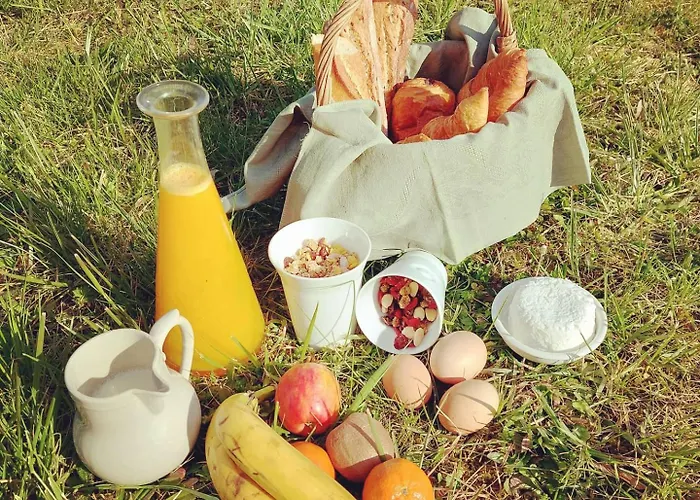 Chateau De Vaux Gesnes-le-Gandelin